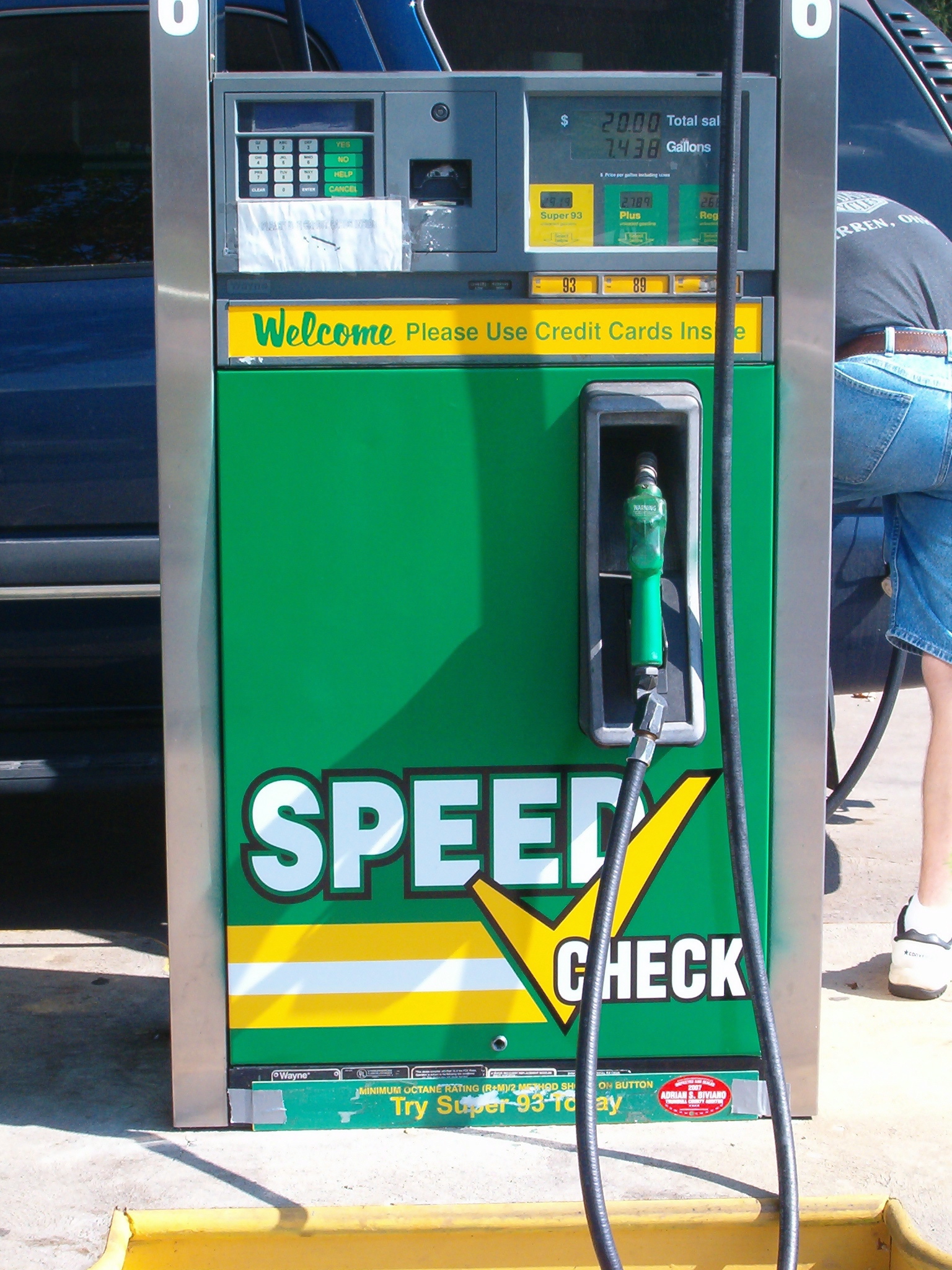 Ohio Store Signs Gas Pump